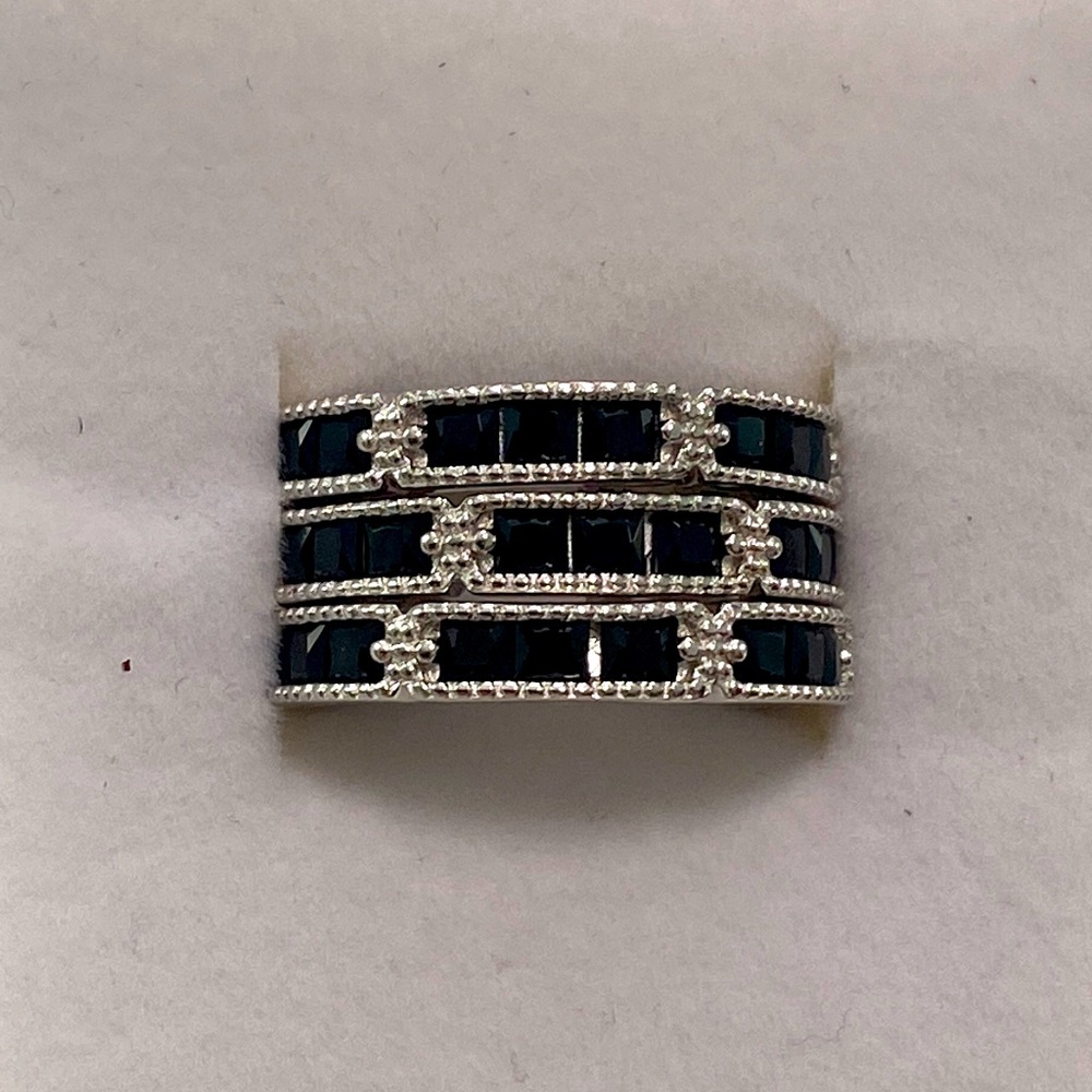 Bomb Party RBP4922
The Sterling Club
Main Stone:Black Onyx Cubic Zirconia size 6